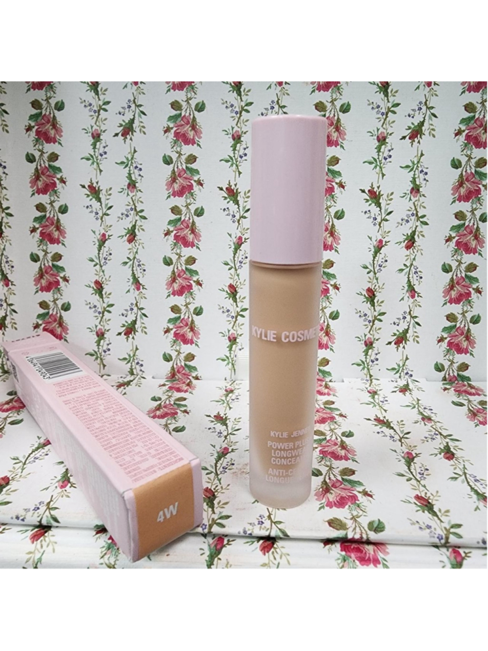 Kylie Cosmetics Power Plush Longwear Concealer in shade 4W
#kylie #concealer